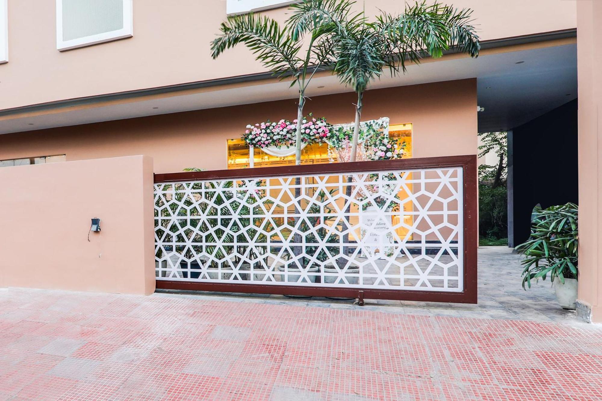Super Townhouse Viraj Khand Formerly Veridian Inn Chinhat Exterior foto