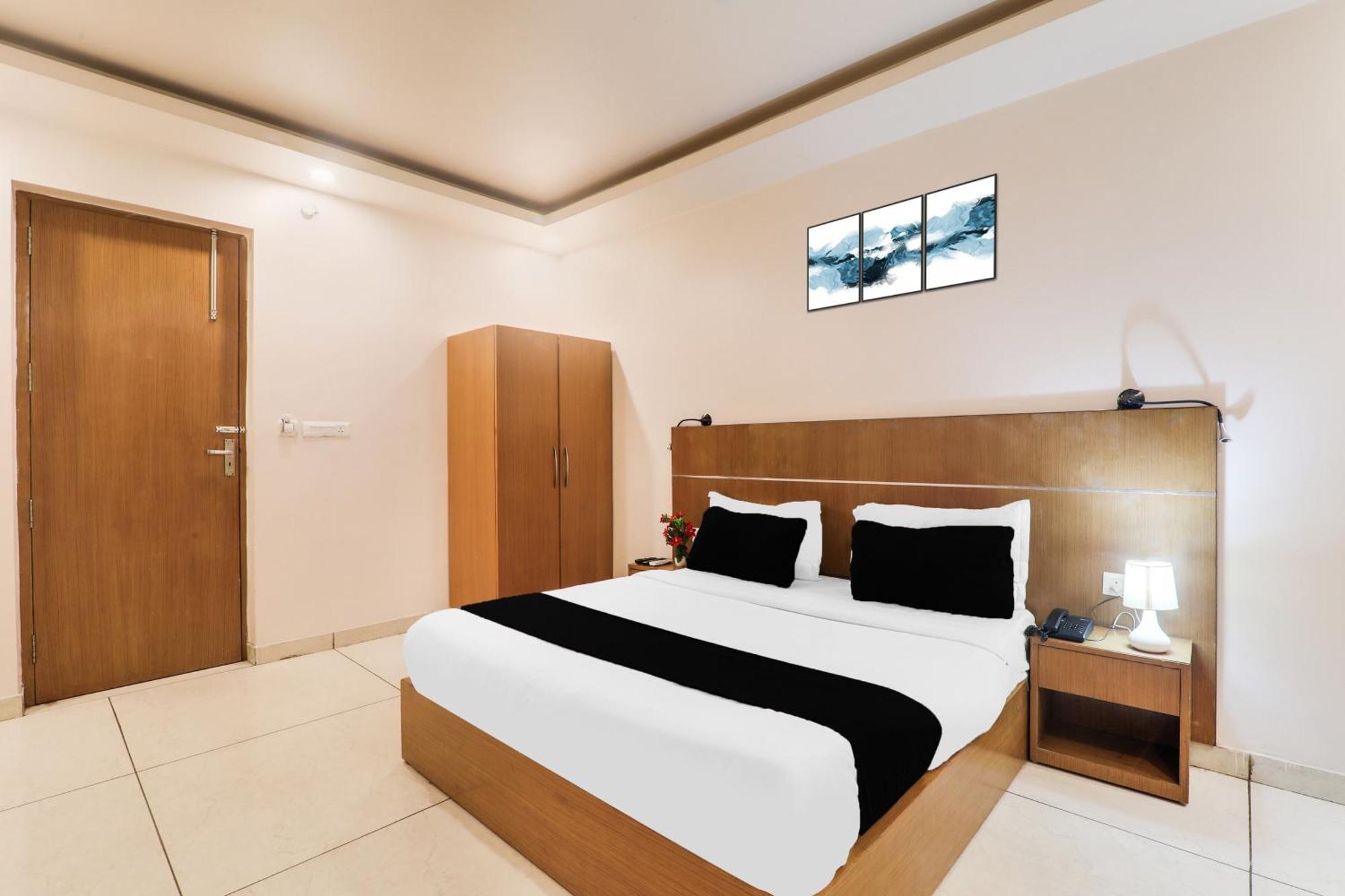 Super Townhouse Viraj Khand Formerly Veridian Inn Chinhat Exterior foto