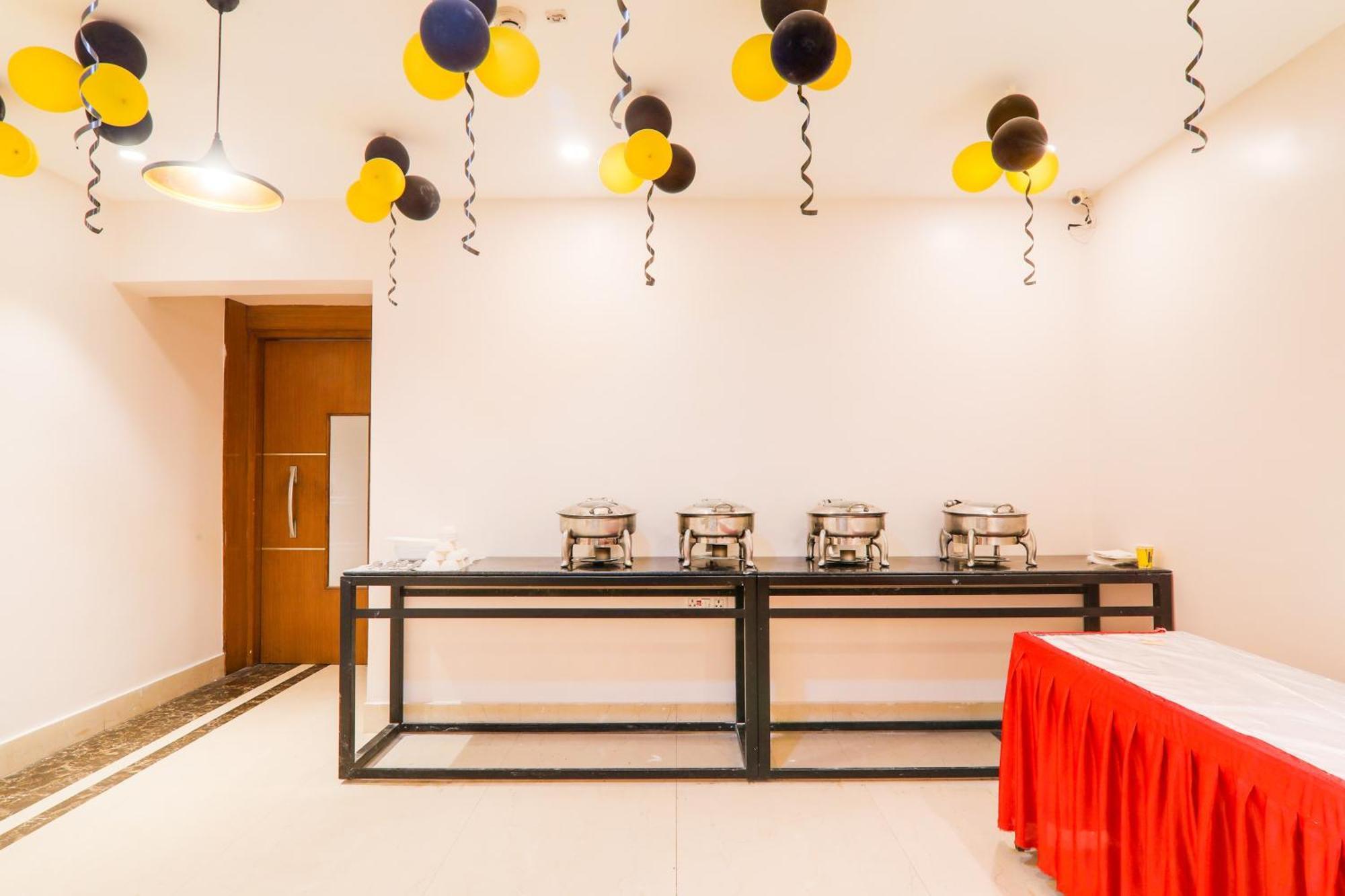 Super Townhouse Viraj Khand Formerly Veridian Inn Chinhat Exterior foto